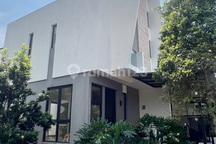 Rumah Baru Satuman Provance Suit Posisi Bagus Huk BSD