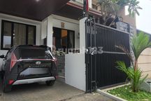 Rumah 2 Lantai Full Furnish Siap Huni di Bsd Dekat Tol