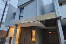 Siap Huni 10 Menit Tol Pamulang Pinggir Jalan Raya