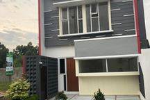 Rumah Cluster  2 Lantai Siap Huni Fasilitas Smart Home, CCTV Full Furnish dan Kanopi Cantik, Aman dan Nyaman