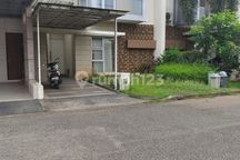 Di Sewa Rumah 2Lantai Siap Huni di Grand Wisata