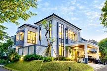 Rumah Hook Brand New BSD De Latinos Bangunan Mandiri Cantik