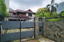 Rumah Hook Hitung Tanah Menteng Jakarta Pusat