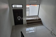 Rumah Baru Modern Minimalis Tebet Timur di Sewakan