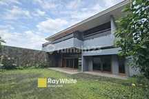 Rumah di Darmawangsa, Kebayoran Baru, Bebas Banjir, 5 Menit ke MRT Blok A