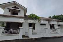 Hunian Premium Hook Nyaman, 3 Carport di Perum Fajar Indah Solo