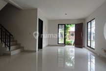 Rumah Green Lake City East Asia Hook Luas 228M2 12.5X18