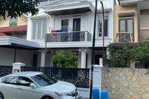 Judul Disewakan Rumah 2 Lantai Fully Furnished di Lokasi Strategis Bintaro