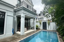 Disewakan Rumah Townhouse di Kemang - Jakarta Selatan