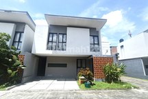 Rumah Cluster Mewah Full Furnished Lokaasi Strategis