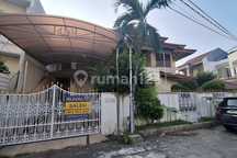 Rumah Kelapa Gading, Dekat Pusat Bisnis Perkantoran