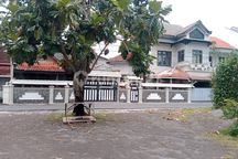 Rumah Klasik Bagus Luas Strategis di Jajar