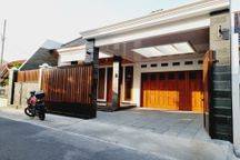 Rumah Mewah 261m2 Baru Garasi 4 Mobil Solo Kota