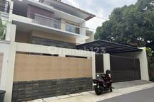 Rumah Mewah 2 Lt Baru Istimewa Dekat Fave Hotel Solo