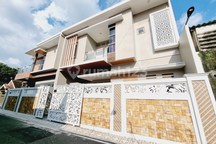 Rumah Mewah 2 Lt Baru Selangkah Mall Paragon Solo