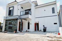 Rumah Mewah 2 Lt Finishing Town House Solo Kota