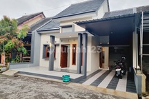 Rumah Cantik 135M2 Harga Turun Cluster di Gentan Skh