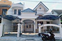 Rumah Bagus 2 Lt Lingkungan Cluster Premium Gentan Skh
