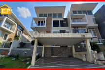 Rumah mewah 2 lantai semi furnished di Bukit Wahid Semarang