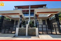 Rumah Baru Semi Furnished Candi Kalasan Manyaran Ada Kolam Renang