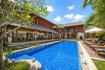 Freehold | 5-Bedroom Luxury Villa In Petitenget, Seminyak