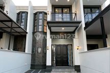 Rumah Bagus Halaman Nya Luas Nempel Masjid Dekat Tol Cijago Depok