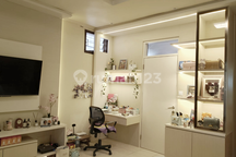 Rumah Hoki Taman Aries Meruya 15X20m2, SHM, , Hadap Tenggara