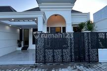 Rumah Mewah Modern Desaign American Classic Kekinian Dengan High Ceiling Di Area Premium Purwomartani Dekat Perum Pertamina