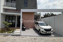 Estetik Furnished Murah‼️Rumah Baru Mewah 2 Lantai Modern Furnished Dalam Cluster - Harga Murah Dekat Komplek Pemda Sleman & Sch