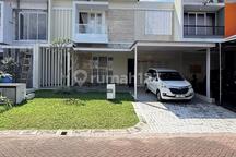 Rumah Mewah 2 Lantai Istimewa Dalam Perumahan Elite One Gate System di Jalan Kaliurang Km.9 Ngaglik Sleman Dekat Kampus Ugm
