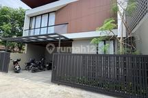 Istimewa Banget‼️Rumah Mewah 2 Lantai Konsep Villa dengan Privat Pool dan Full Furnished di Wedomartani Ngemplak Sleman Dekat Tajem dan Jogjabay