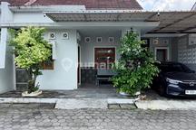 Istimewa Dalam Ringroad‼️Rumah Cantik Minimalis - Istimewa Banget Dalam Cluster One Gate System di Dekat Gedongkuning Banguntapan