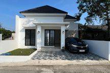 Murah Poll ! Rumah Baru Putih Klasik Modern 2 Unit Di Sukoharjo Ngaglik Sleman Dekat Kampus Pppg Kesenian Dan Kampus Uii
