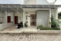 Murah Banget‼️cepat Dapat‼️rumah Cantik Scandinavian - Dalam Perumahan Di Jalan Imogiri Timur Banguntapan Bantul