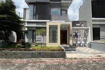 Rumah Mewah Strategis 2 Lantai Istimewa Fully Furnished Dalam Perumahan Elite Security 24 Jam Di Jalan Palagan Dekat Hotel Hyatt