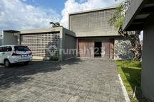 Rumah Industrial Modern Premium 2 Lantai Lux Estetik Dengan Tanah Luas Di Area Utara Pendowoharjo Sleman