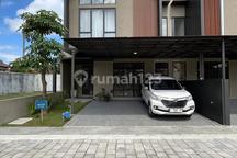Rumah Mewah Elegan Konsep Scandinavian 2 Lantai Full Furnished Dalam Perumahan Di Jalan Palagan Km. 7.5 Dekat Hotel Hyatt 