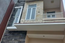 Rumah Cantik Minimalis Dalam Komplek Perumahan Elite Vila Cinere Mas