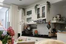 Rumah Cantiek, 2 Lantai, di Ozone Residence, Jl. Yrs Iii, Bintaro