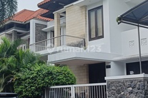 Rumah Shm Di Golf Graha Famili Surabaya, Jl. Raya Golf Graha Famili, Pradahkali Kendal, Dukuh Pakis, Kota Surabaya, Jawa Timur, Indonesia, 60226, Babatan 
