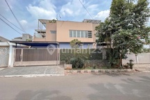 Disewa Rumah Jl. Karmel Iii Ada S. Pool Kebon Jeruk