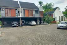 SEWA RUMAH MEWAH HOOK FULL FURNISH LYON HOUSING PALEMBANG