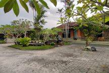 villa style bali Di Ubud view cantik gunung dan sawah