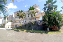 Rumah Sewa Villa Puncak Tidar 3 Lantai, Ada Kolam Renang Dekat Kampus Machung, bisa untuk Usaha, Kantor