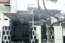 Rumah Sewa Greenwood Golf Araya 4 Kamar Tidur Dekat Kampus Binus dan Tol