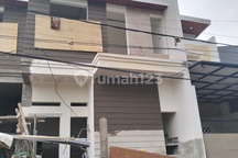 Rumah Cantik 2 Lantai Perum Penjaringan Sari Merr Dekat Upn 