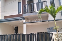 Rumah Cantik Murah 2 Lantai Murah bisa KPR Rungkut