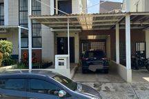 rumah dalam cluster semi furnish.siap huni