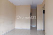 Rumah Sewa Ciater Raya Dekat Kemana2 Depan Jalan Raya 5 Langkah Dari Pintu Keluar Pos Satpam 200Sd300m Dari Mc Donald Ciater Raya Rumah di Jalan Ciater Raya