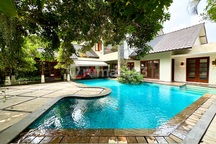 Rumah Modern Dekat MRT Bergaya Resort di Cilandak Jakarta Selatan